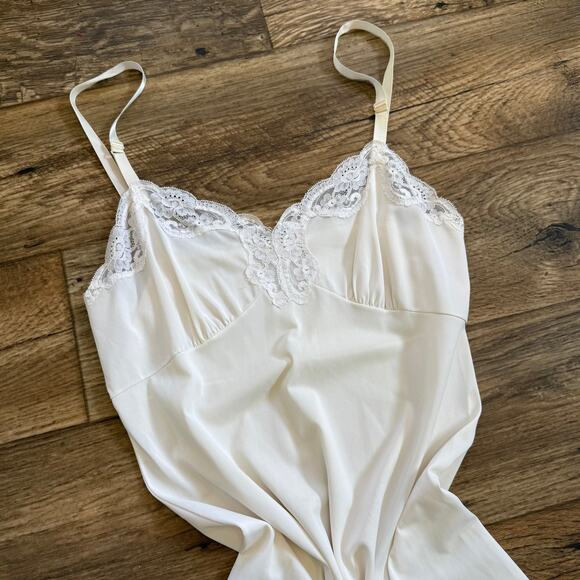 Vintage 70s Shadowline Cream Lace Lingerie Slip Dress - Picture 3 of 6